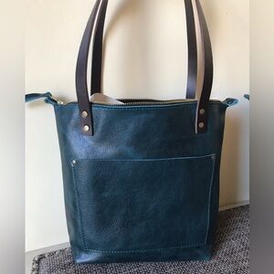 NEW Portland Leather Premium Lagoon Small Zip Tote